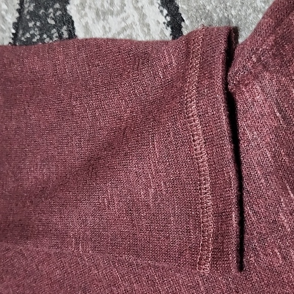 BKE BURGUNDY WAFFLE KNIT OVERSIZED BUTTON-DOWN V-NECK RAW-EDGE SHIRT - Picture 7 of 15